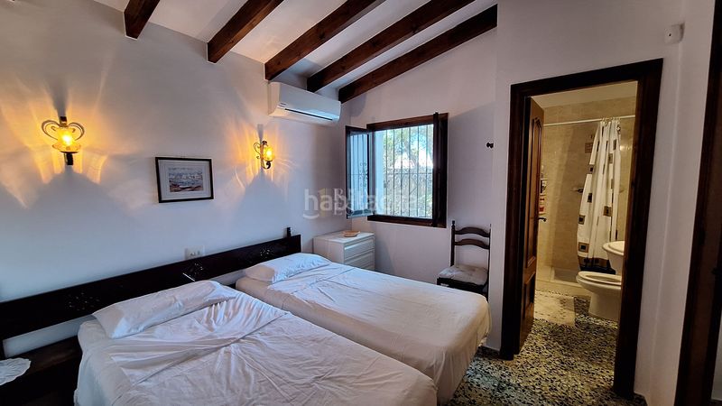 Foto 3ead4d4a-bda0-4bd8-bf3e-7444e52b2723. Casa amb piscina a Benimeit-Tabaira Moraira