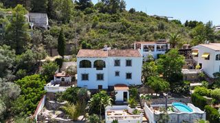 Casa  Rincon silencio. La planta principal se abre a un acogedor recibidor que da acces