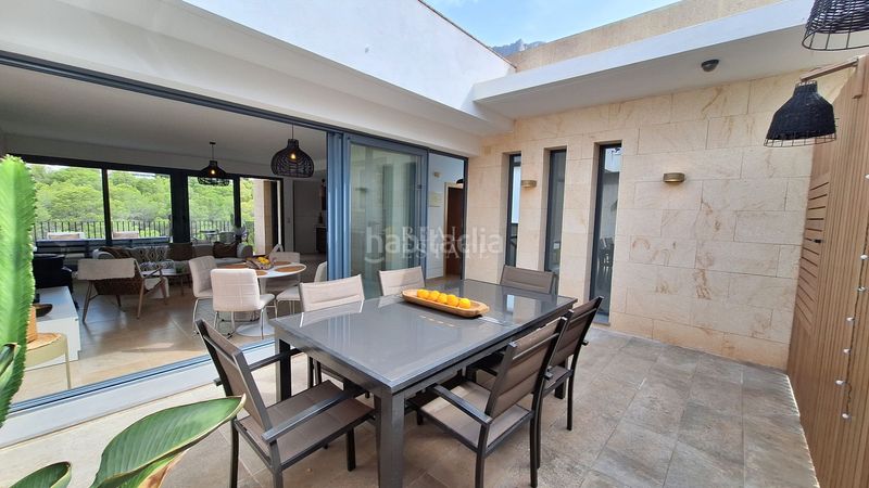 Foto c9d10bc8-88d4-4ec6-bf05-a617e63ea9b4. Casa amb piscina a Altea la vella Altea