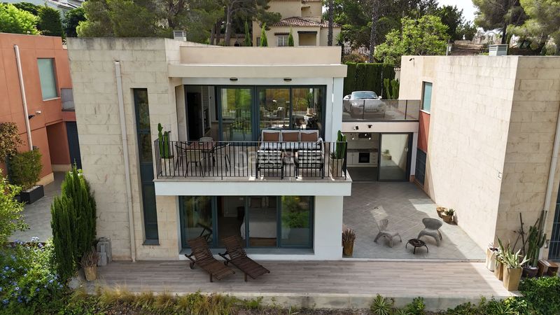 Foto f82fe25a-8440-48a1-a405-a868c6303dfd. Casa amb piscina a Altea la vella Altea