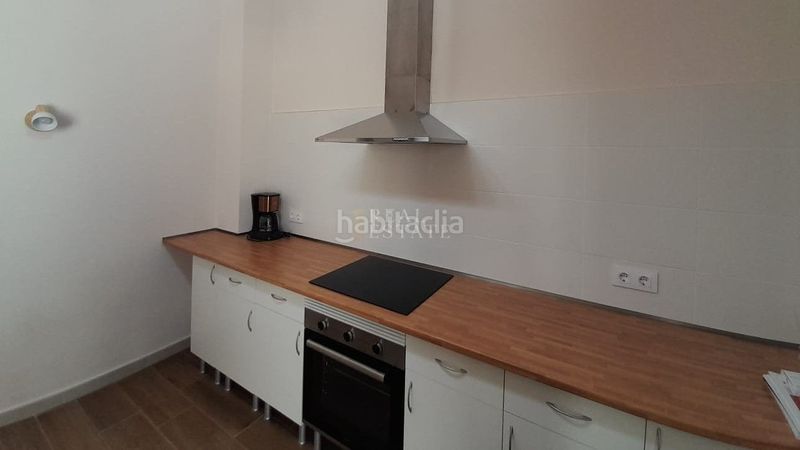 Foto 7cb6a5b5-aa03-4d17-9d69-9c0e9ff68a30. Casa adossada a Tormos