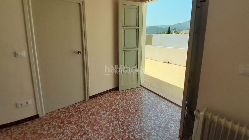 Foto 86ac92f8-7ba9-4b0d-82cc-958d0b6dd55f. Casa adossada a Tormos