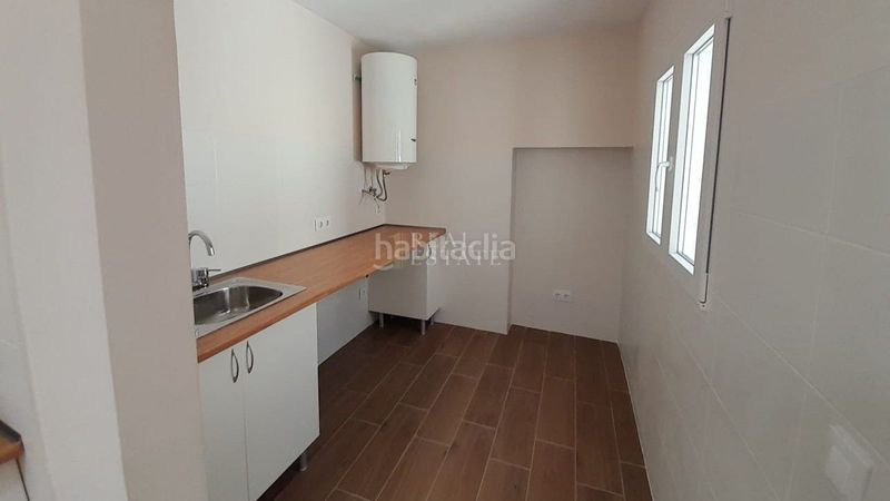 Foto bf515259-bdc1-40f5-9260-d9de6c87b290. Casa adossada a Tormos
