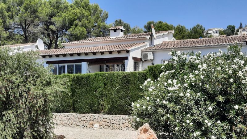 Foto bf3e935a-3ca7-40e9-892e-9ca33ed70637. Casa amb piscina a Murla