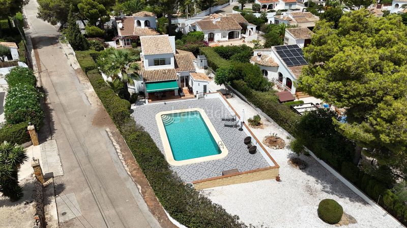 Foto bfe353d3-7685-4196-ac3f-79d5cfa69671. Casa amb piscina a La Granadella - Costa Nova Xàbia
