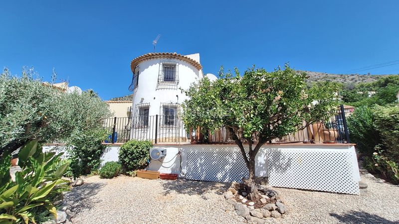 Foto ae1ad0cc-da3b-4119-ac0a-3d21ed3c66bc. Casa amb calefacció a Alcalalí