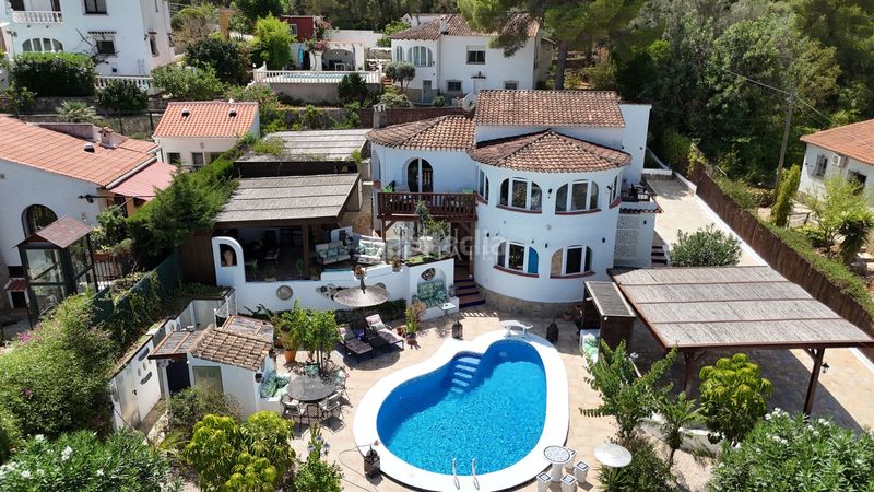 Foto 0f84f244-1d4f-4823-8d15-6ecfeaf0d658. Casa amb piscina a Benidoleig