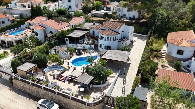 Foto 1c70a200-5d3e-4cd7-82fc-8589435bd04a. Casa amb piscina a Benidoleig