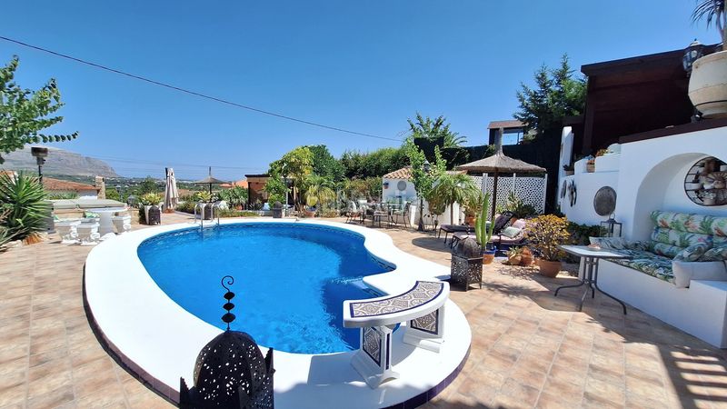 Foto 60708c58-e840-4757-b479-47c051a7b2b0. Casa amb piscina a Benidoleig