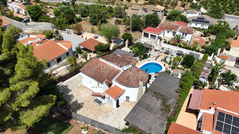 Foto 906d6742-fc15-43d9-bcc6-7d1cd101f612. Casa amb piscina a Benidoleig