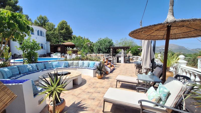 Foto 99b027e2-19b2-47c4-931c-f5be64373142. Casa amb piscina a Benidoleig