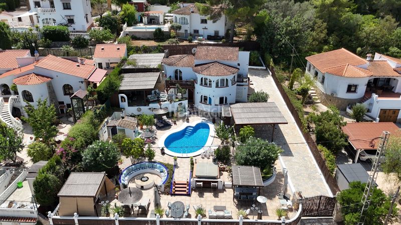 Foto e56a6f11-e505-414d-881a-dc8ed8f76701. Casa amb piscina a Benidoleig