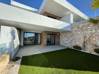 Piso  Calle el greco. Este moderno apartamento en montecala gardens, ubicado entre j�v