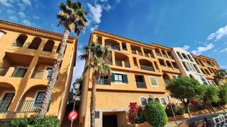 Pis  Calle sorell. Este espacioso apartamento dúplex con vistas al mar se encuentra