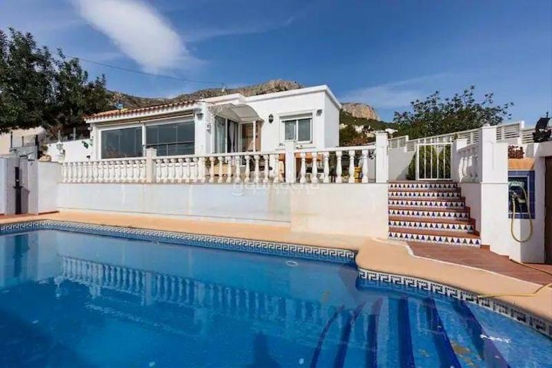 Foto 006bed21-8d3f-4a55-8916-baaf0c39300a. Casa con piscina in Benicolada - Las Adelfas Calp