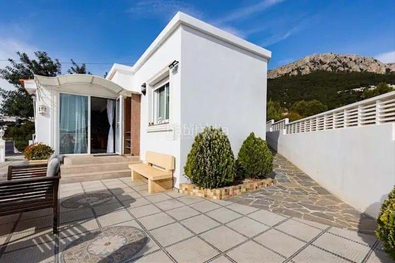 Foto b9c2f100-54cc-43c7-b0b2-4ae1ea660226. Casa con piscina in Benicolada - Las Adelfas Calp