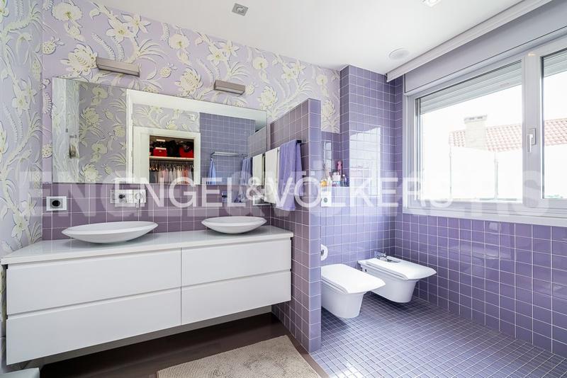 Foto 0ad1c182-c37d-403c-90d0-dea63625b252. Casa amb calefacció aparcament piscina a Coruxo - Oia - Saiáns Vigo
