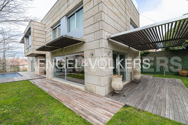 Foto f5e4317e-471e-411d-b366-fdf8b1cf6a3a. Casa amb calefacció aparcament piscina a Coruxo - Oia - Saiáns Vigo