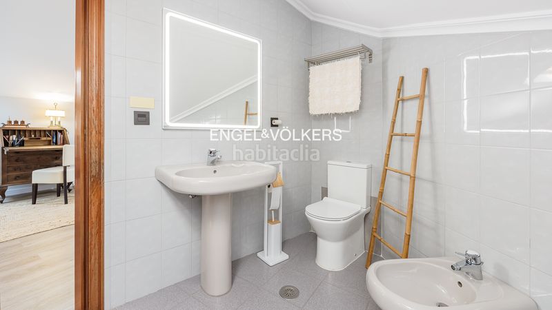 Foto aee0b4ba-0aa9-4236-a1dd-c6e8f43d8e4d. Casa amb calefacció piscina a Gondomar