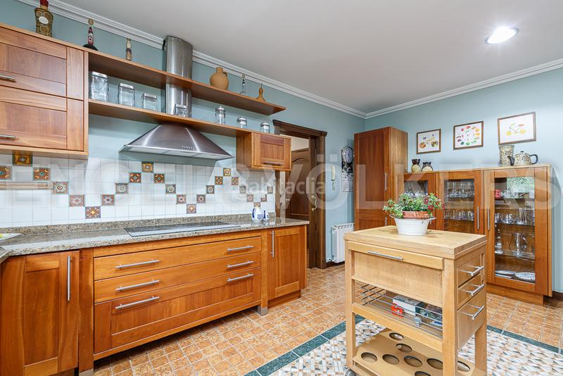 Foto 3d68be5a-aee4-449b-bada-7cdcce990f8b. Casa con riscaldamento parcheggio piscina in Gondomar