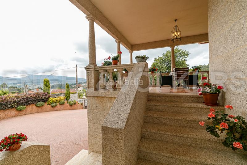 Foto 87efd763-46f9-4f3e-ad84-acd0b092818d. Casa con riscaldamento parcheggio piscina in Gondomar