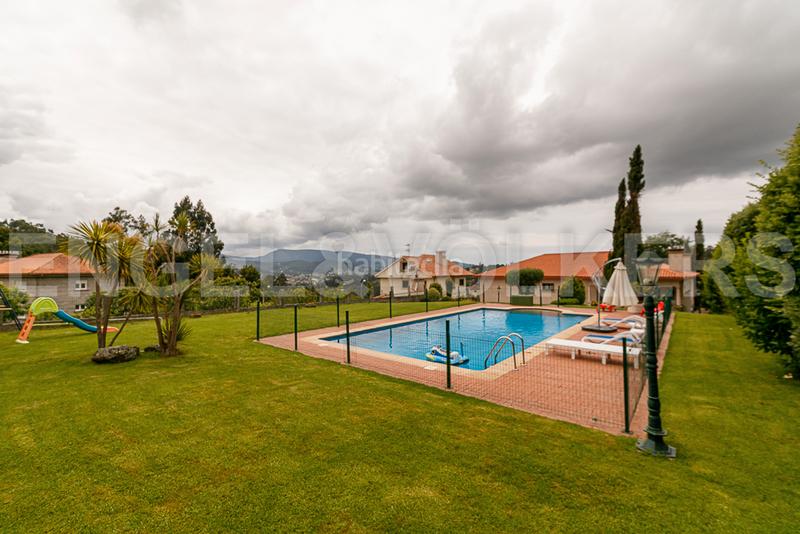 Foto c6f7883d-2046-42eb-8d66-600b7c74a1bc. Casa con riscaldamento parcheggio piscina in Gondomar