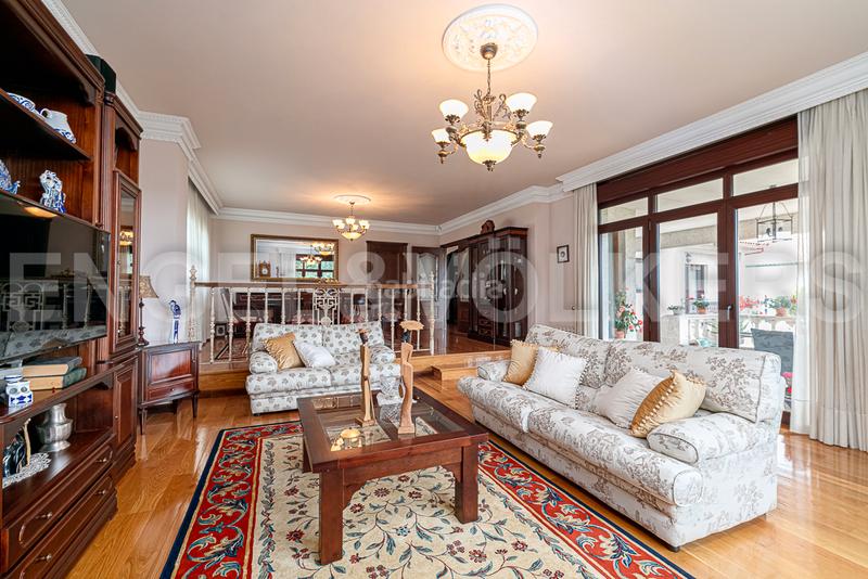 Foto f844f897-95cd-4af8-9cf0-7f898cad5455. Casa con riscaldamento parcheggio piscina in Gondomar