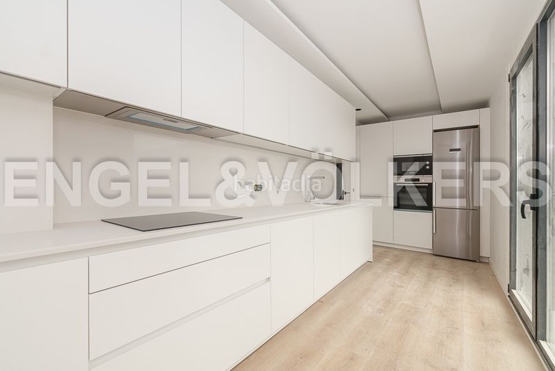 Foto 25d59a66-6bbe-4e2b-9d13-a415f3dcd2ec. Pis amb calefacció aparcament a Coruxo - Oia - Saiáns Vigo