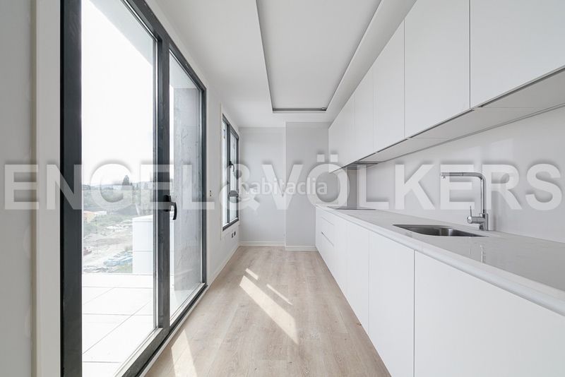 Foto b0cdd5cc-da51-43bf-998a-a1548ecbd97d. Pis amb calefacció aparcament a Coruxo - Oia - Saiáns Vigo