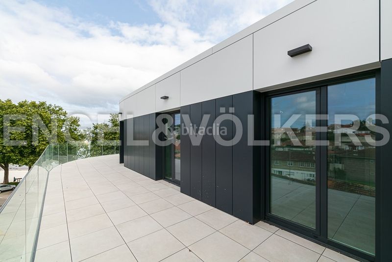 Foto eedcd3b6-4556-4597-8879-cb9eeb81a144. Pis amb calefacció aparcament a Coruxo - Oia - Saiáns Vigo