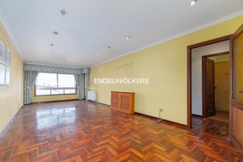 Foto 03cc4545-89ae-4891-81da-68fe56e386b5. Miete appartement mit heizung parking in Plaza España - Corte Inglés Vigo