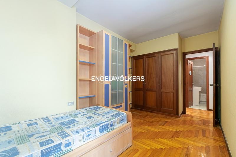 Foto 8e012767-9c24-42ef-b863-2dd7509ffe7d. Miete appartement mit heizung parking in Plaza España - Corte Inglés Vigo