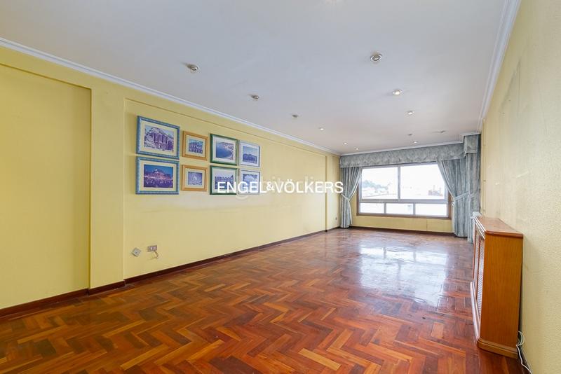 Foto f3e29aea-488e-4e84-b01e-6c593b0361c6. Miete appartement mit heizung parking in Plaza España - Corte Inglés Vigo