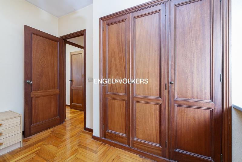 Foto 1c032704-98f1-4e60-9c5a-877094742c44. Rent apartment with heating parking in Plaza España - Corte Inglés Vigo