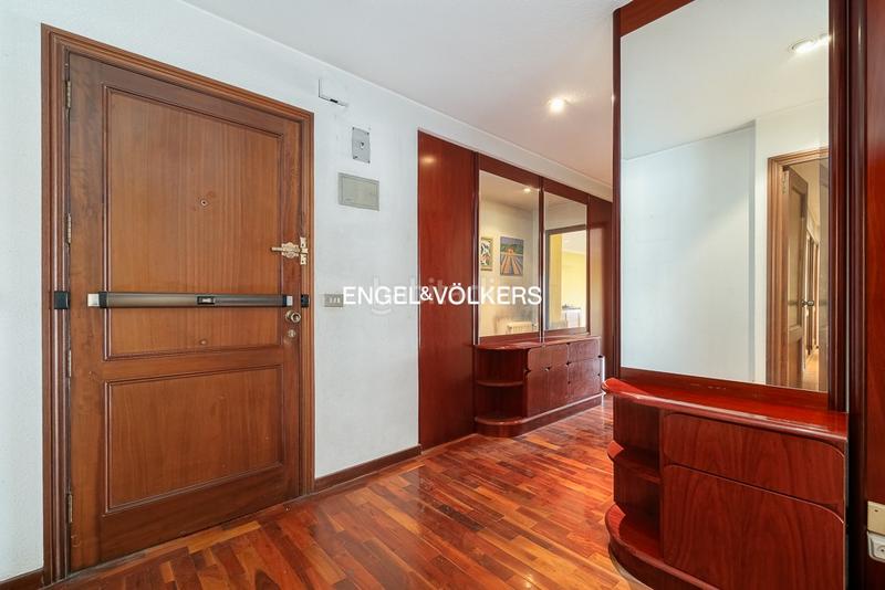 Foto 2c1bbb2a-3c4d-4c8d-9b81-d4f4d465b3d1. Rent apartment with heating parking in Plaza España - Corte Inglés Vigo