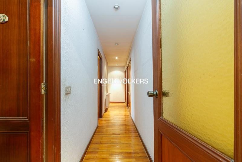 Foto 2f6a3782-d2b5-4578-916c-17d34d5f1239. Rent apartment with heating parking in Plaza España - Corte Inglés Vigo