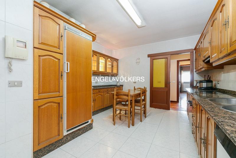 Foto 743d3b98-db3a-4814-baac-0aa59172d113. Rent apartment with heating parking in Plaza España - Corte Inglés Vigo