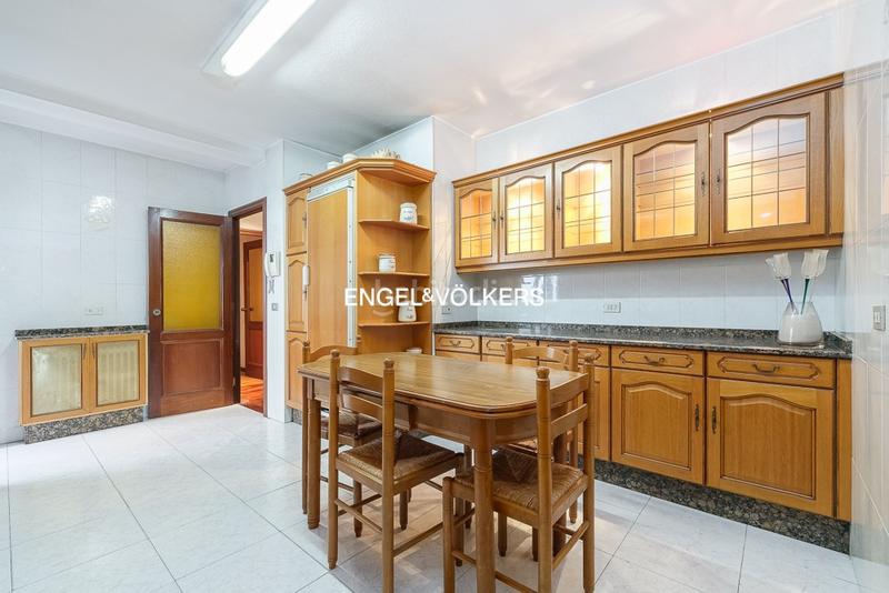 Foto 860f30af-6770-4cca-a0db-8eadfd811b80. Rent apartment with heating parking in Plaza España - Corte Inglés Vigo