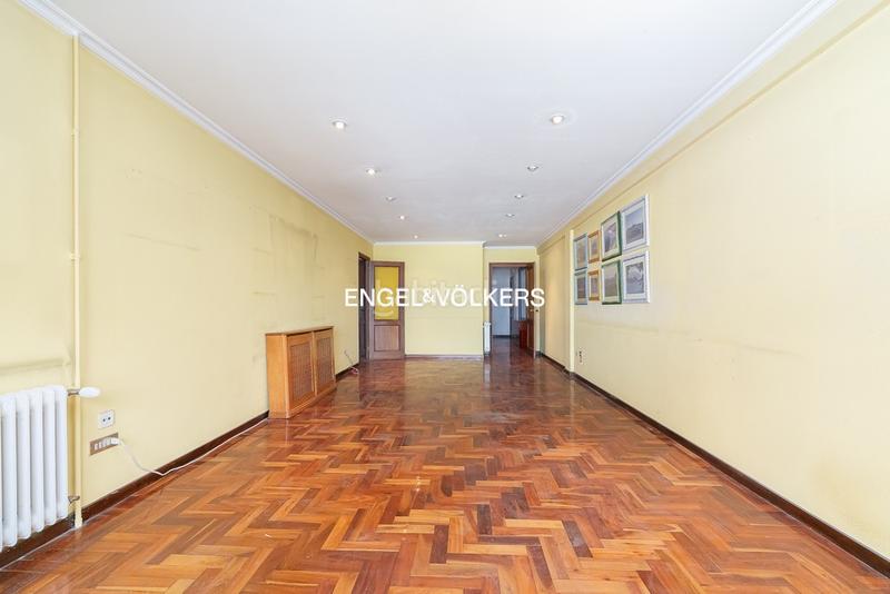 Foto bc7b7deb-7273-49fc-9cce-d9b87c530315. Rent apartment with heating parking in Plaza España - Corte Inglés Vigo