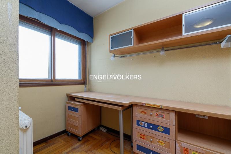 Foto ec3f24f9-6dd5-4a0d-8799-bb1c2f9bf5cb. Rent apartment with heating parking in Plaza España - Corte Inglés Vigo