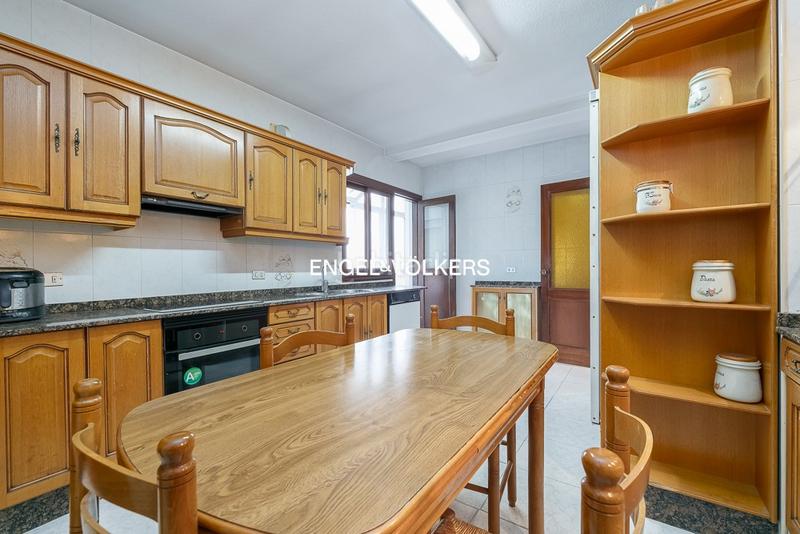 Foto fdae4237-5124-46f4-bb5e-1efe3067be8a. Rent apartment with heating parking in Plaza España - Corte Inglés Vigo