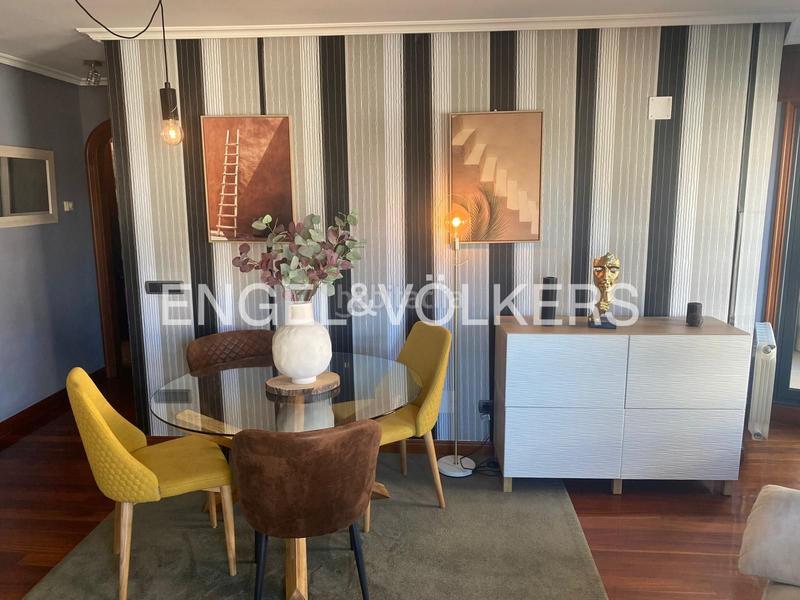 Foto 4b1ac433-e9f1-477f-b458-33c6da1f6ee3. Location appartement avec chauffage parking dans Berbés - Peritos Vigo