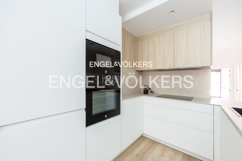 Foto 1f0737cd-96ae-4b99-9ad7-7cadd215dfc7. Apartament amb calefacció aparcament a Plaza España - Corte Inglés Vigo