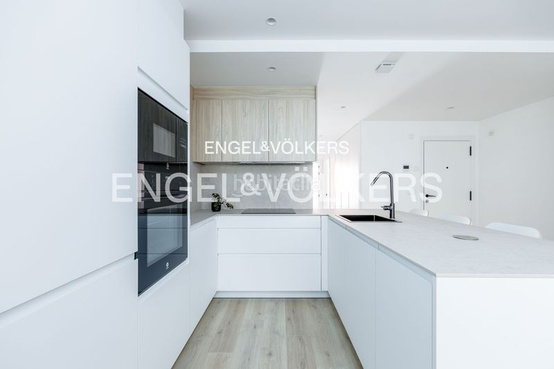 Foto a8f7d937-7140-41f3-afec-4716ca2aaff0. Apartament amb calefacció aparcament a Plaza España - Corte Inglés Vigo