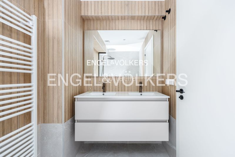 Foto da10fe43-ff22-497b-bf9a-ea4e0b2d34be. Apartament amb calefacció aparcament a Plaza España - Corte Inglés Vigo