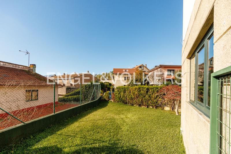 Foto 1170bf9c-8f6a-4fed-ba3a-4ec313ee6273. Semi detached house with heating parking in Nigrán centro Nigrán