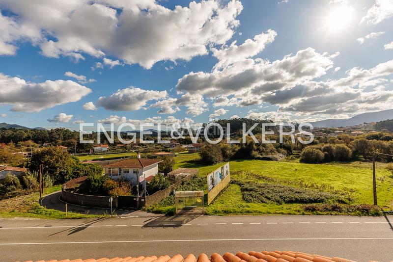 Foto 3046df69-9c87-4485-8bcb-b4a8fd0fff76. Semi detached house with heating parking in Nigrán centro Nigrán