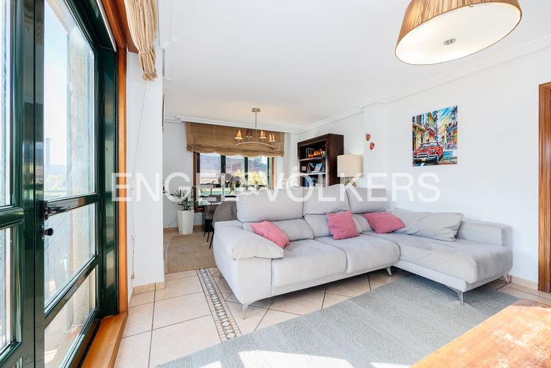 Foto 3609ffcd-6ec3-426a-a51e-a98c171f3f73. Semi detached house with heating parking in Nigrán centro Nigrán