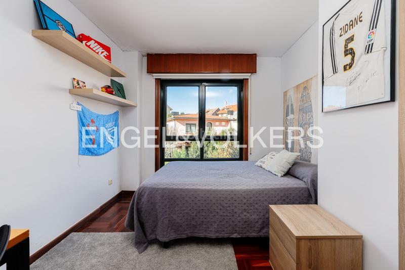 Foto 45cd366b-937d-4cff-b9ec-ecdb3a061d63. Semi detached house with heating parking in Nigrán centro Nigrán