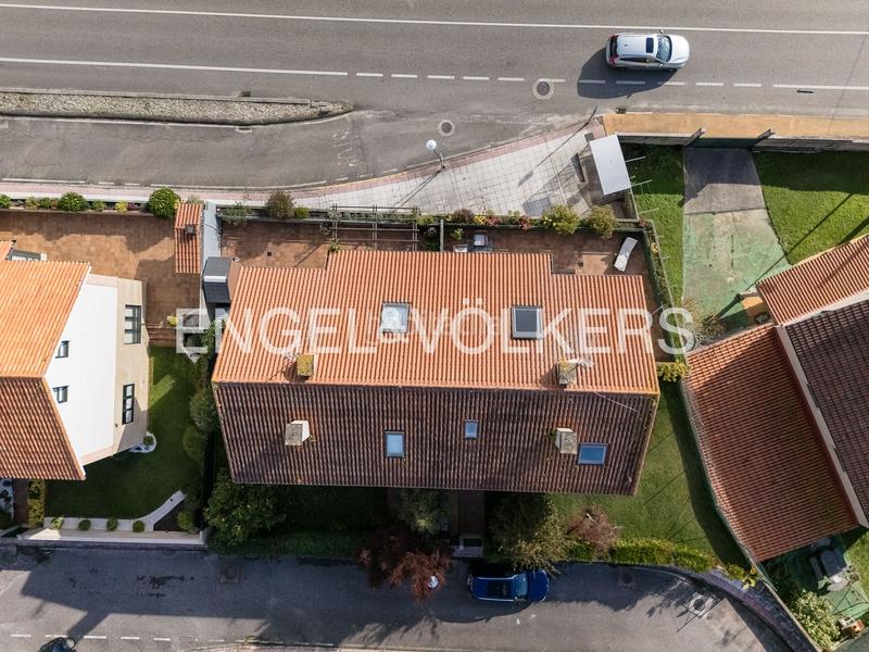 Foto 4ee5563d-9472-4975-be39-a0cc7b0ae4b2. Semi detached house with heating parking in Nigrán centro Nigrán